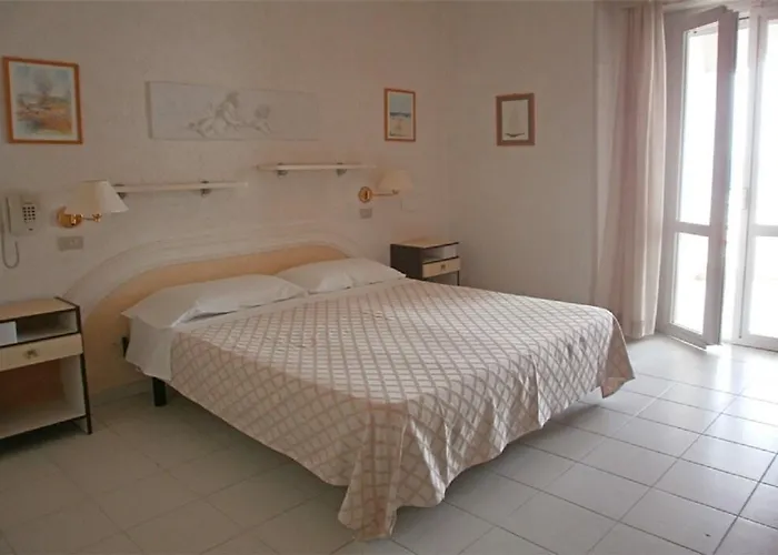 فندق Continental 3*