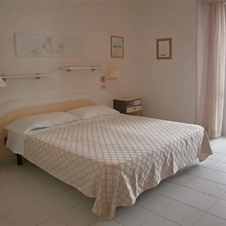 מלון Continental 3*