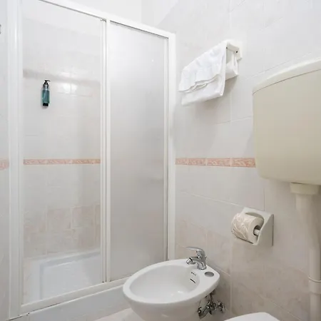 Continental מלון