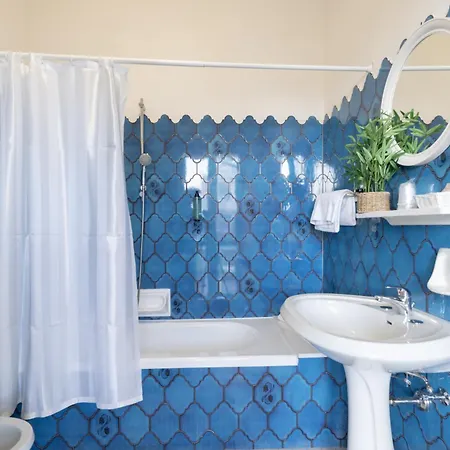 Continental מלון 3*